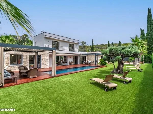 Villa 6 pièces 196 m²