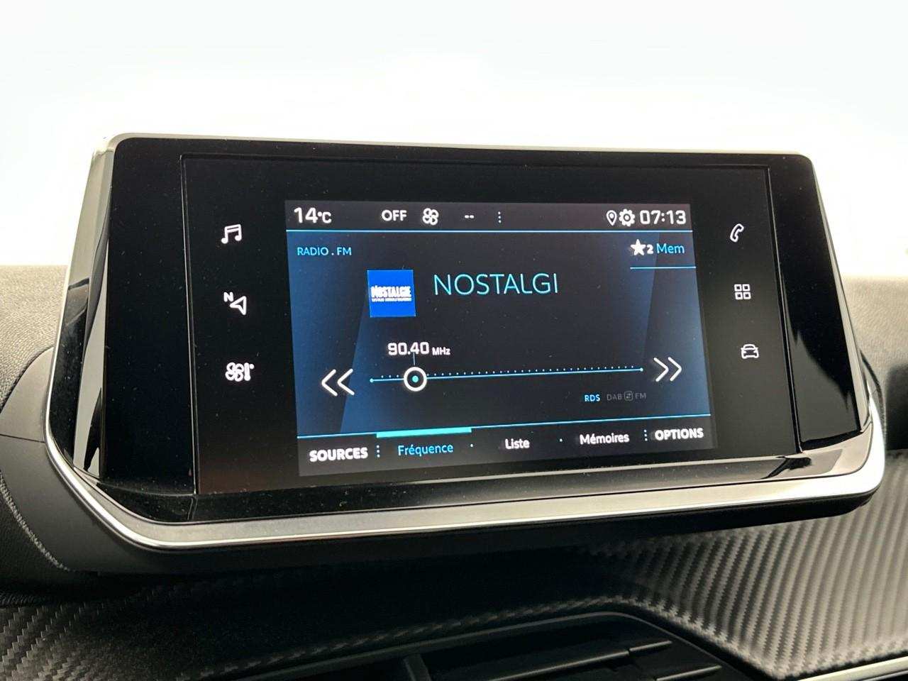 Peugeot 2008 puretech 130 s&s eat8 allure — photo 22