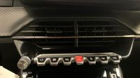 Peugeot 2008 1.2 PureTech 130ch S&S Allure EAT8 — photo 26