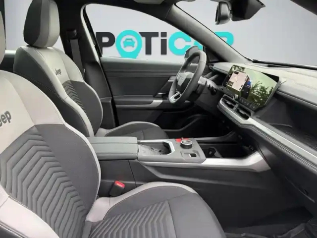 Jeep Compass electrique 213ch 74kwh altitude — photo 30