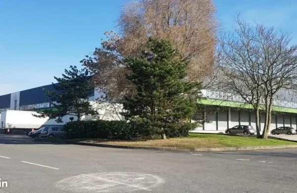 Local industriel 5 913 m²