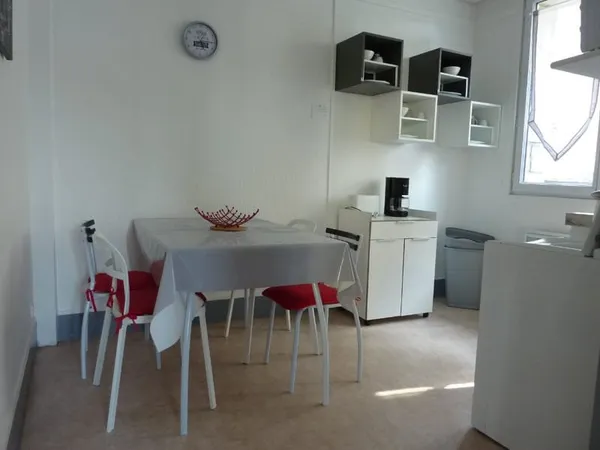 CREIL - Chambre meublée de 11,43 m2