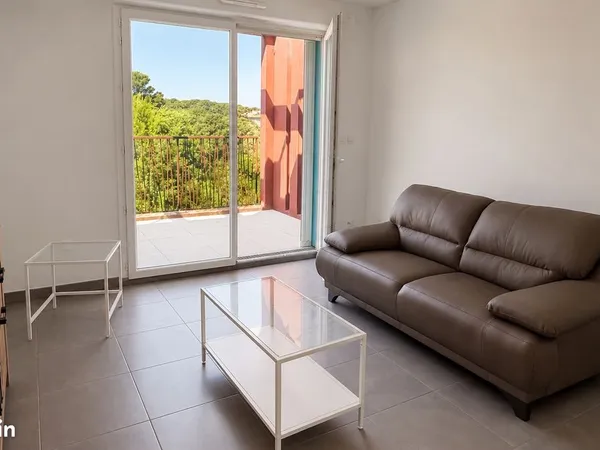 Marseille 9e - T2 récent avec terrasse, box fermé et piscine dans résidence de standing