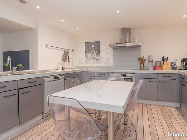 Appartement 5 pièces 186 m²