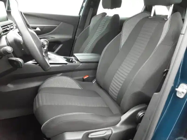 Peugeot 3008 puretech 130ch s&amp;s bvm6 — photo 11
