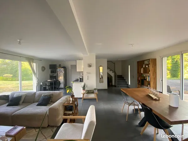 Maison . 5 pièces . 106 m2 de 2017