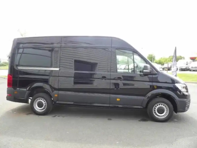 Volkswagen Crafter fg 35 l3h3 2.0 tdi 177ch business traction bva8 — photo 8