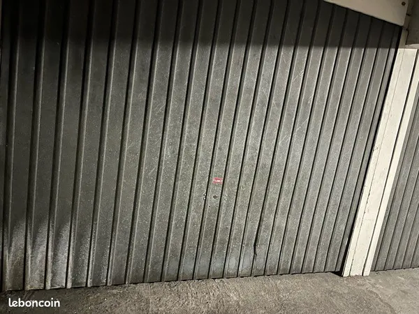 Garage à louer sur Avenue Marie Reynoard
