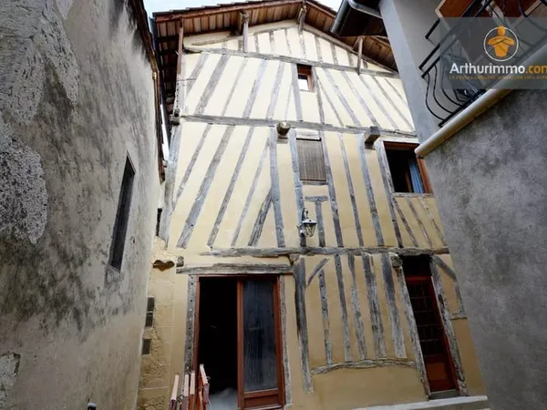 Maison en pierre au coeur du village