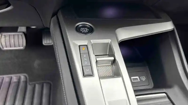 Peugeot 408 puretech 130 ch s&amp;s eat8 — photo 19