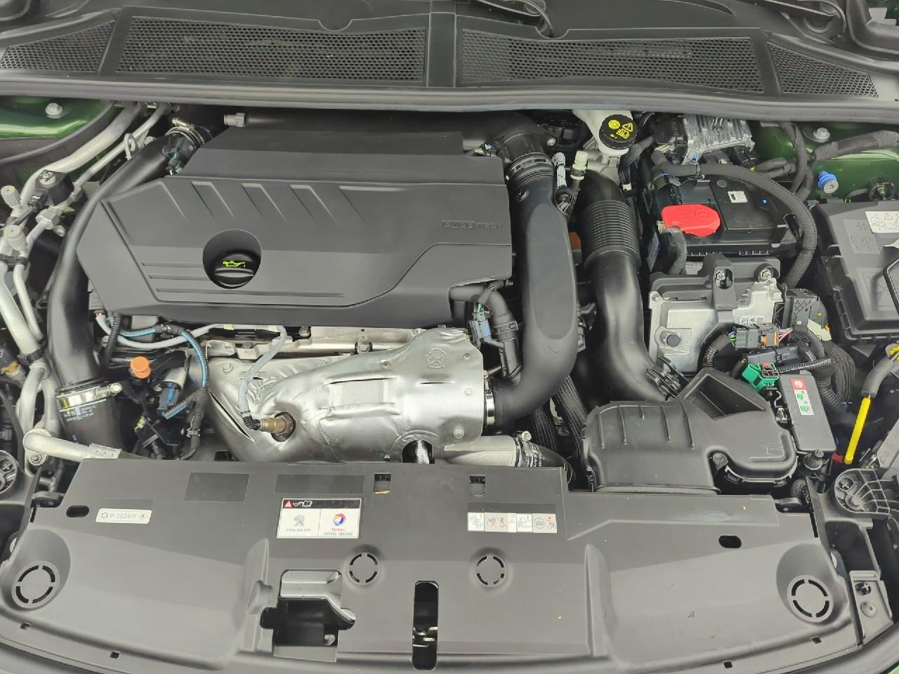 Peugeot 308 phev 180 e-eat8 allure pack — photo 16