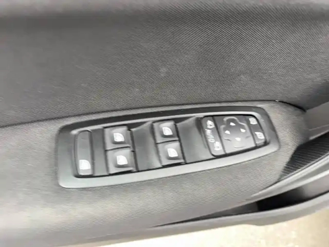 Renault Megane mégane iv estate blue dci 115 edc — photo 23