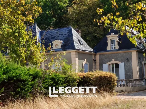 Villa 12 pièces 250 m²