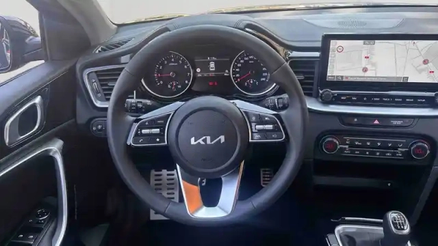 Kia Xceed 1.0 t-gdi 100 ch bvm6 — photo 12