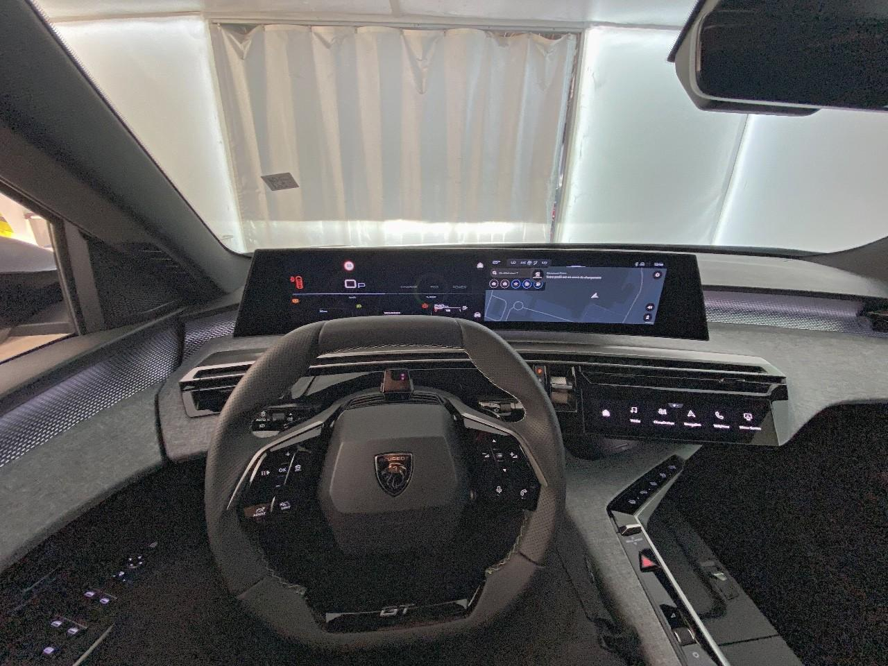 Peugeot 3008 hybrid 145 e-dcs6 gt — photo 12