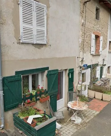 Maison avec dépendances et 2 jardins