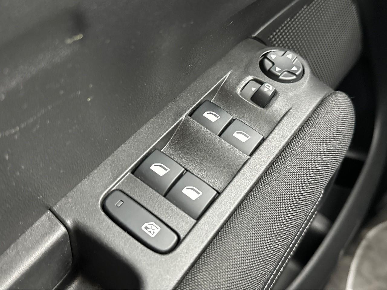 Citroën C3 Aircross puretech 130 s&s eat6 shine — photo 15