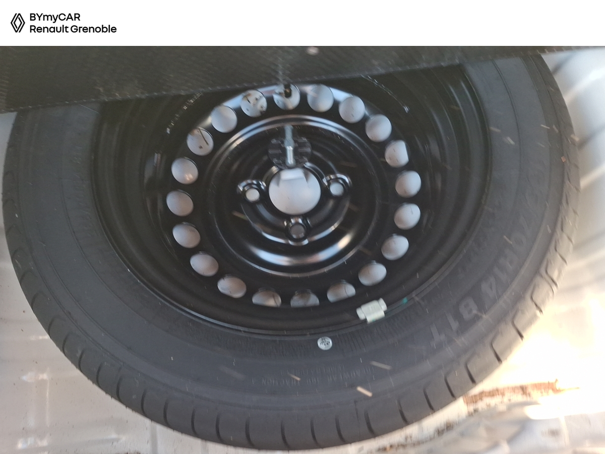 Dacia Spring — photo 15