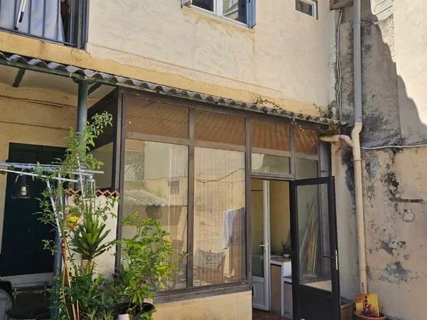 ESTAQUE JOLI APPARTEMENT T2 AVEC VERANDA PROCHE DU PORT