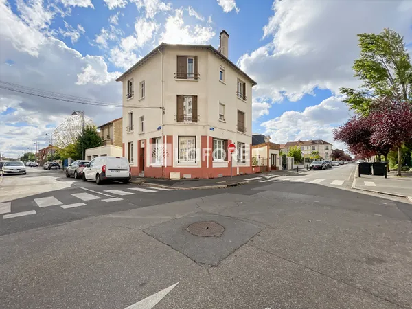 Local commercial 4 pièces 61 m²