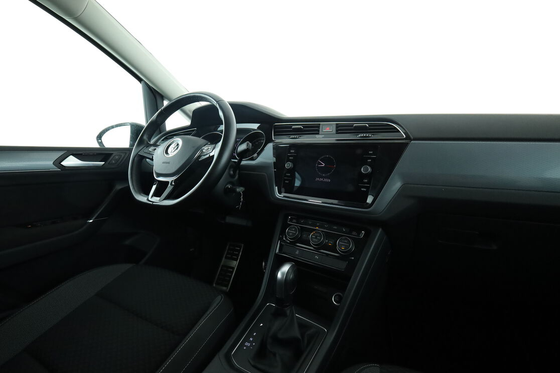 Volkswagen Touran 1.5 TSI EVO Active DSG7 — photo 12