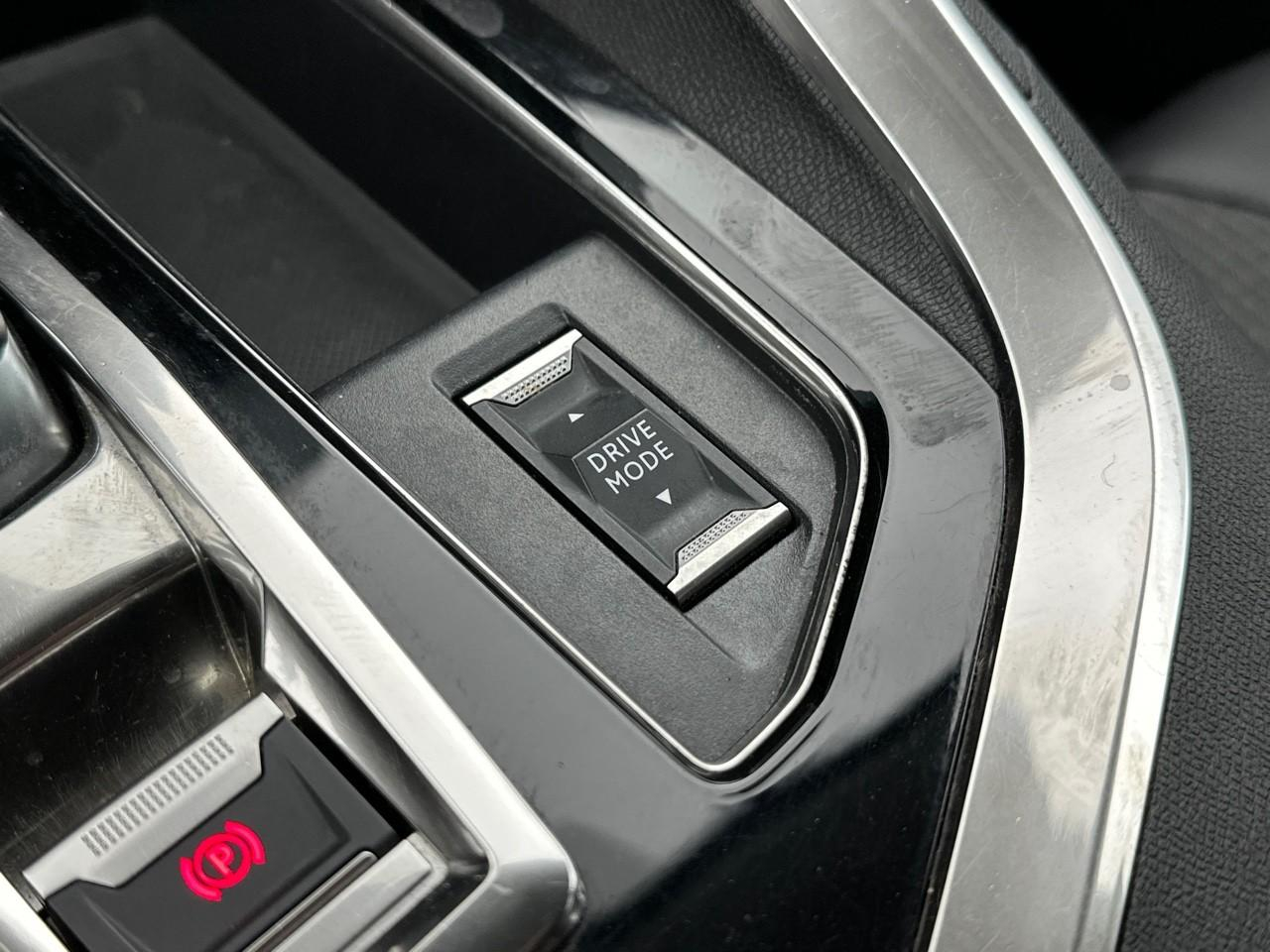 Peugeot 3008 hybrid 225 e-eat8 allure — photo 31