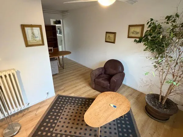 SAINT-RAPHAËL CENTRE-VILLE - BUREAUX DE 55 m² et stationnements