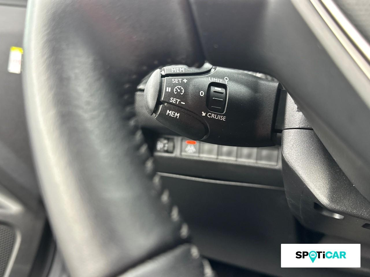Peugeot 2008 1.2 puretech 130ch s&s roadtrip eat8 — photo 17