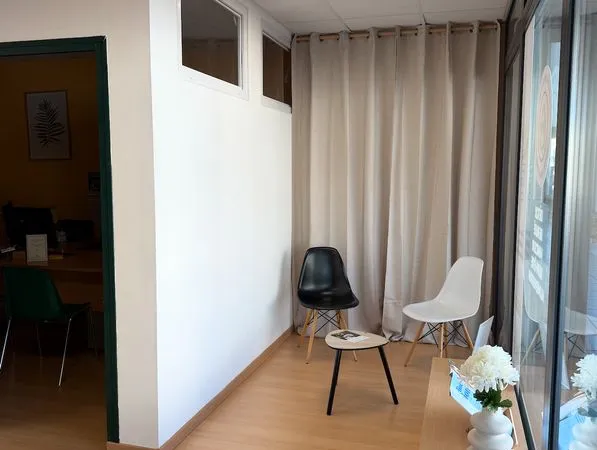 Bureau CARQUEFOU pour paramédical, bien-être ou la beauté