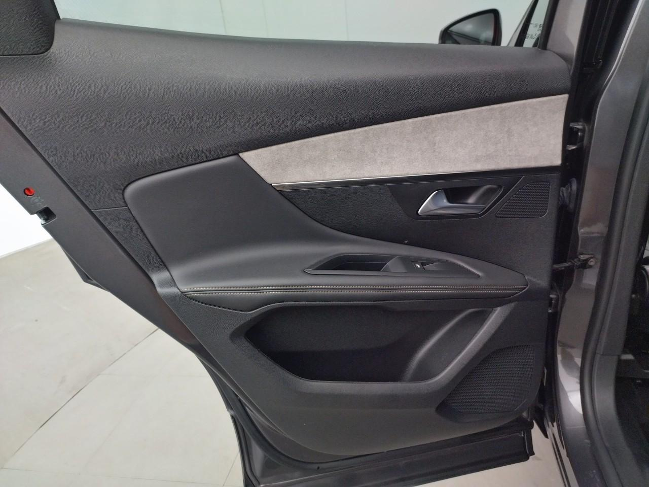 Peugeot 3008 puretech 130ch s&s eat8 gt — photo 25
