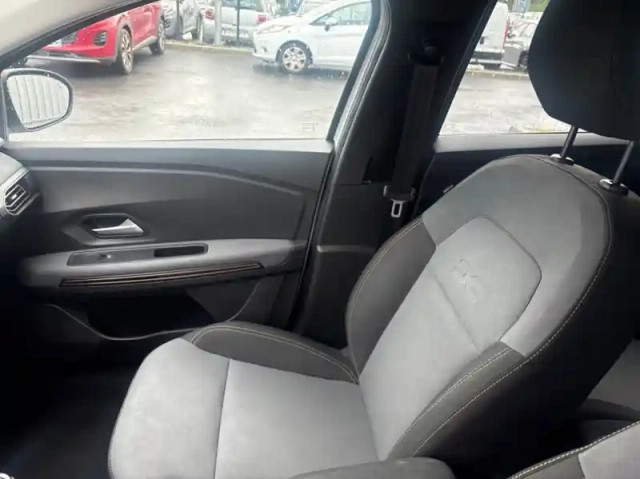 Dacia Jogger 1.0 tce 110ch extreme 7 places -24 — photo 27