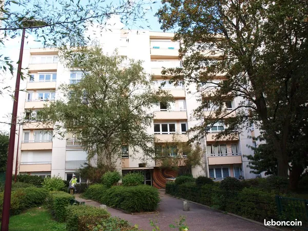 2 pièces avec place de parking privée