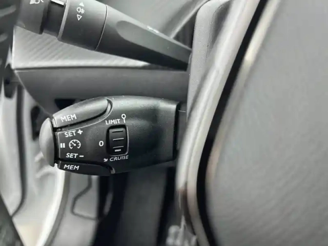 Peugeot 208 puretech 100 s&amp;s bvm6 — photo 20