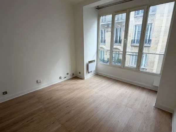 Paris 16e - Rue du Bouquet de Longchamp, métro Boissière - 2 pièces de 30,42 m²