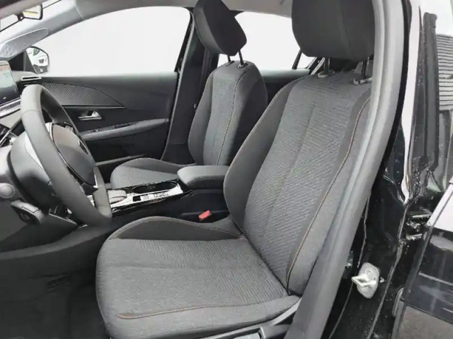 Peugeot 208 electrique 54 kwh 156ch — photo 11