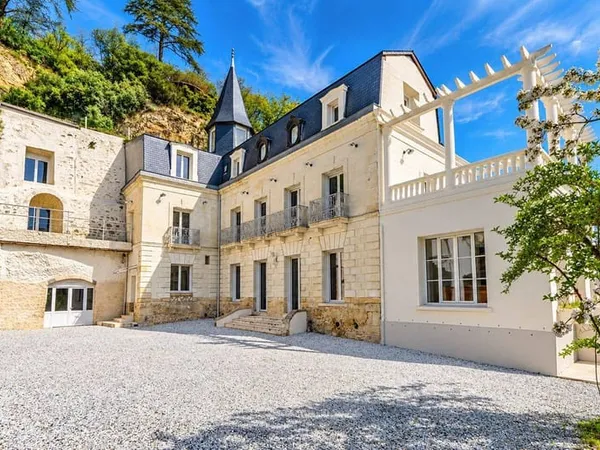 Maison 8 pièces 280 m²