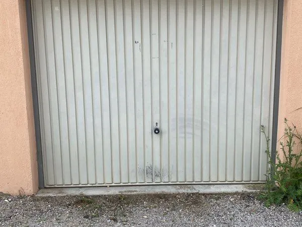 Garage à louer