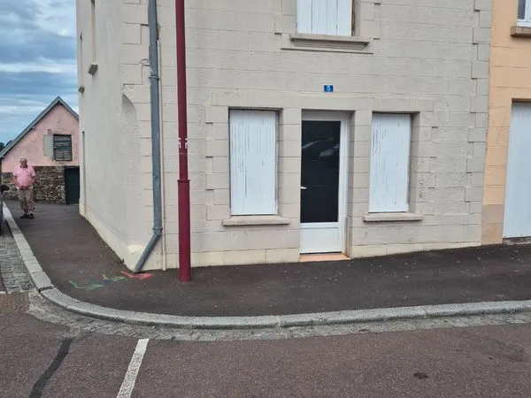 Maison a louer à cerisy la salle