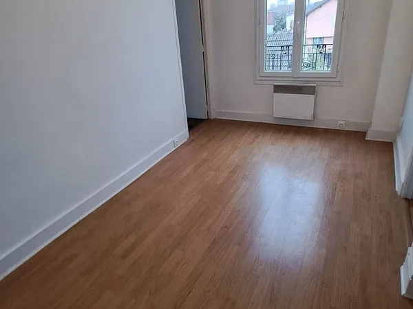 F2 de 29,38 m² aux Pavillons-sous-Bois