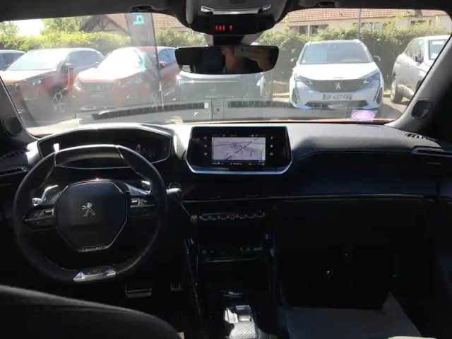 Peugeot 2008 puretech 130 s&amp;s eat8 — photo 13