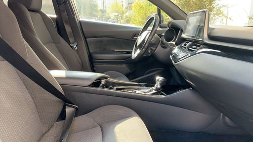 Toyota C-HR 1.8 VVT-i 122 Hybrid CVT - Dynamic – 2018 – 138107 km – Hybride essence – Boîte Automatique — photo 11