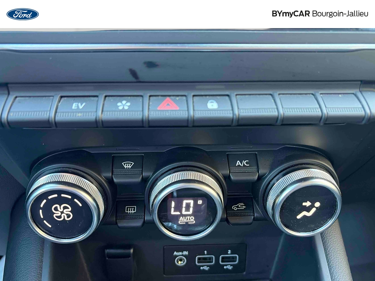 Renault Captur E-Tech Plug-in 160 — photo 16