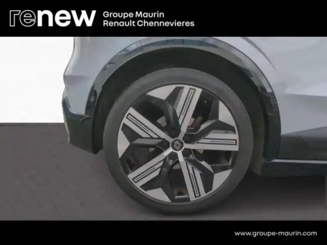 Renault Megane e-tech electric ev60 220ch iconic super charge -b — photo 10