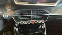 Peugeot 2008 1.2 PureTech 130ch S&S GT EAT8 — photo 26