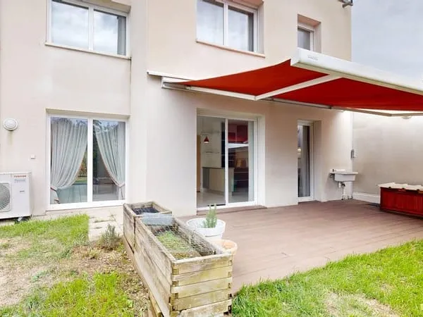 Bregille : maison de 2012 de 107 m2 avec 3 chambres et 1 bureau