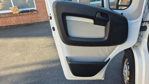 Peugeot Boxer L1H1 2.2 HDI 110 - Confort – 2015 – 24255 km – Diesel – Boîte Manuelle — photo 51