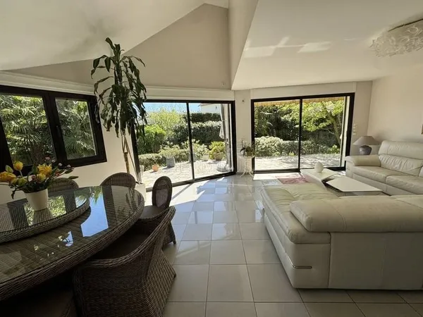 Villa 7 pièces 165 m²