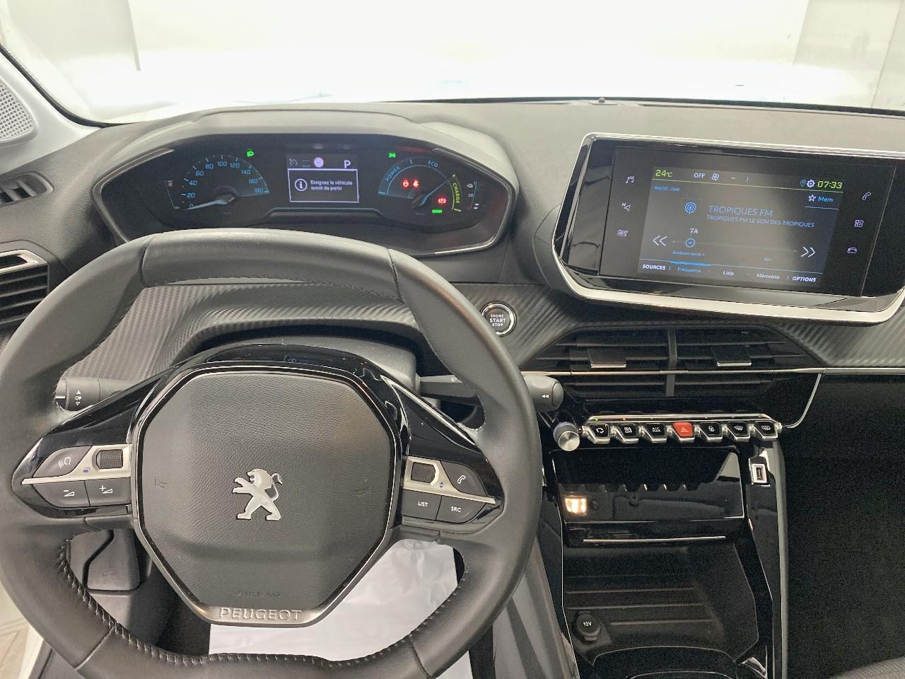 Peugeot 208 electrique 50 kwh 136ch allure — photo 12