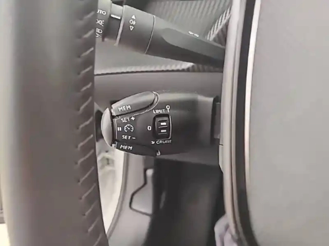 Peugeot 208 electrique 50 kwh 136ch — photo 51