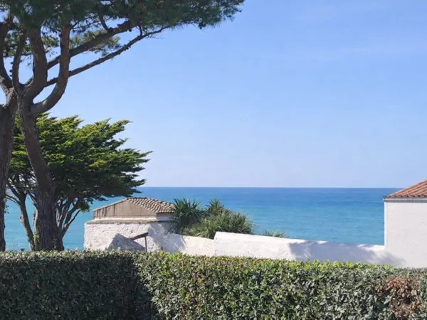 Maison neuve de plain-pied - Mer à 50m, calme absolu, fibre et jardin